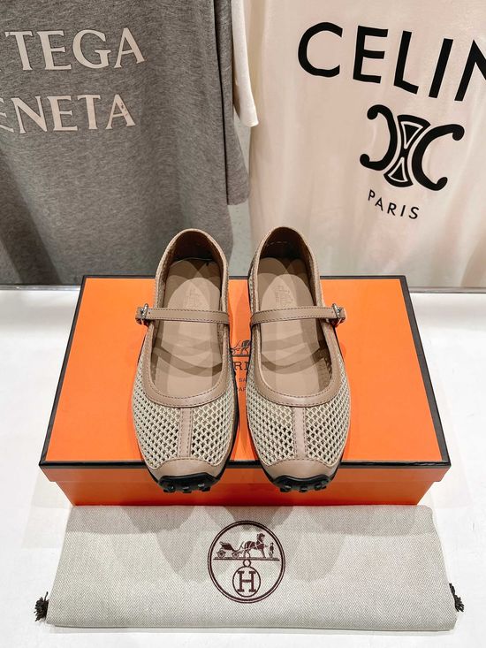 Hermes Breathable Mesh Upper Casual Walking Sneakers Non Slip Shoes