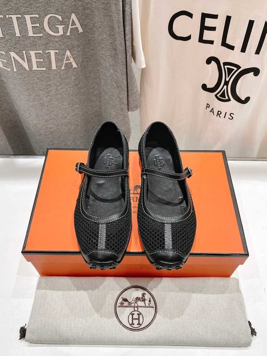Hermes Breathable Mesh Upper Casual Walking Sneakers Non Slip Shoes