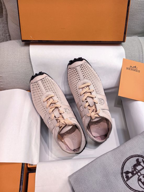 Hermes Breathable Leather Casual Shoes with Studded Rubber Sole