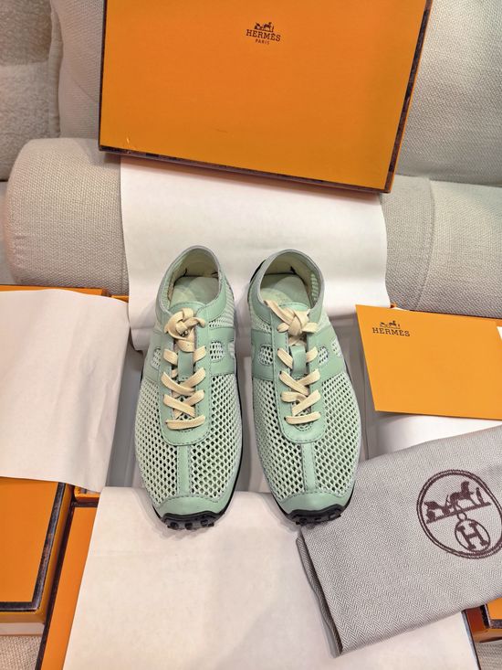 Hermes Breathable Leather Casual Shoes with Studded Rubber Sole
