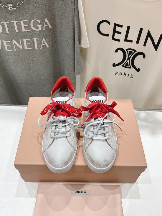 Miu Miu Vintage Lace-up Casual Leather Sneakers Comfortable All-match Shoes