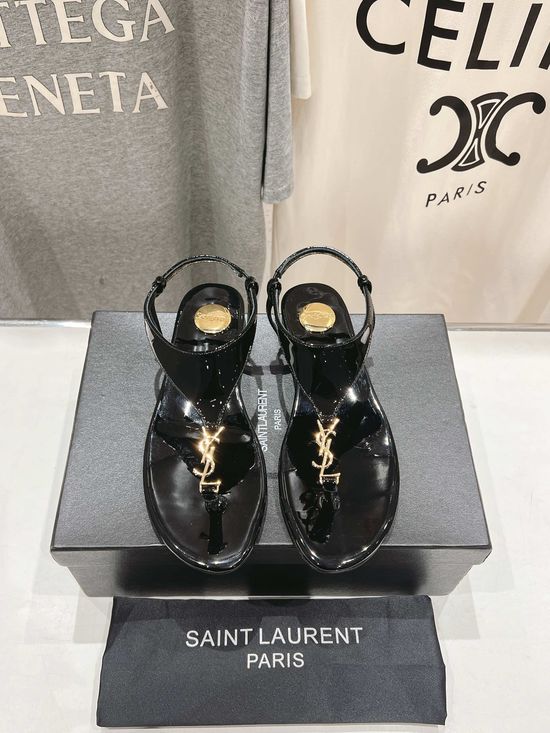 Yves Saint Laurent Sleek Genuine Leather Thong Flat Sandals