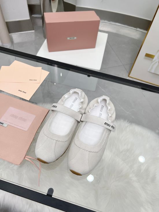 Miu Miu Elegant Soft Leather Comfortable Ballet Flat Shoes