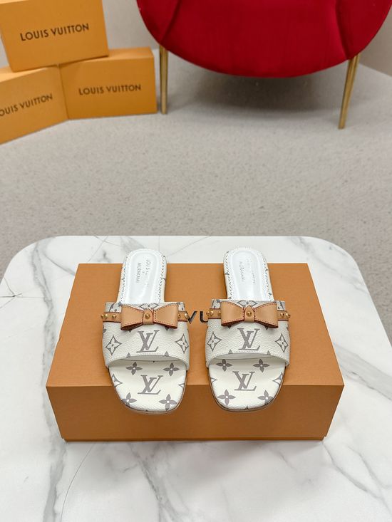 Louis Vuitton Embellished Bow Flatform Slide Sandals