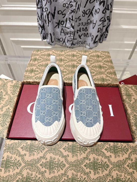 Gucci Slip On Canvas Sneakers Comfortable Casual Walking Shoes