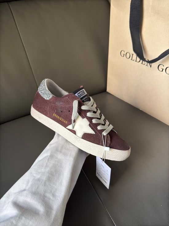 Golden Goose Classic Vintage Worn Look Sneakers Soft Lined Casual Walking Shoes