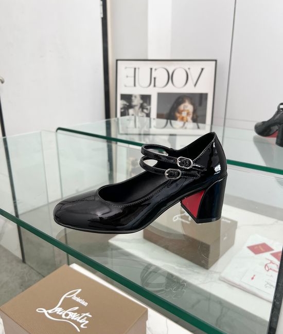 Louis Vuitton LV Patent Leather Mary Jane Chunky Heel Shoes Elegant Classic Design