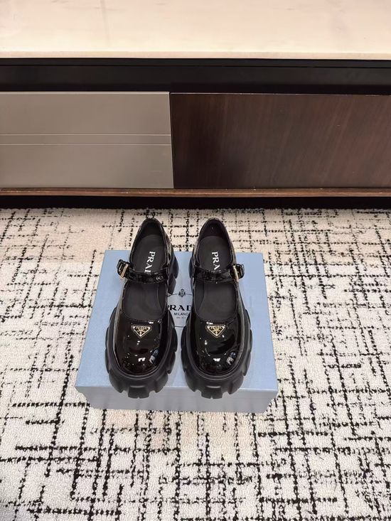 Prada Genuine Leather Buckle Platform Mary Jane Shoes Classic Comfort