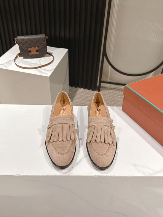 Loro Piana Top Grain Leather Loafer Shoes with Tassel Detail
