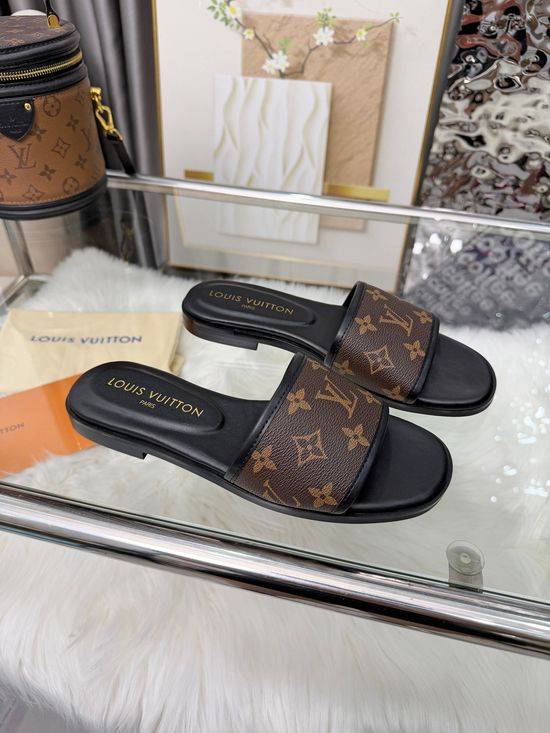 Louis Vuitton Classic Embossed Non Slip Casual Slide Sandals