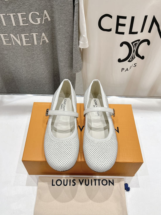 Louis Vuitton Suede Rivet Elegant Comfortable Mary Jane Flats