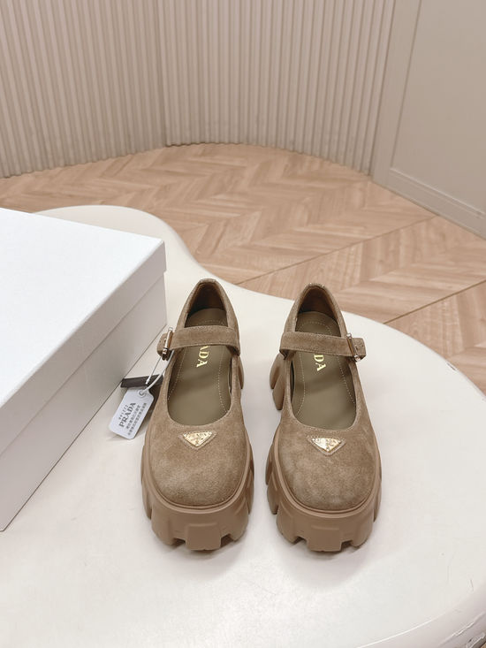 Prada Vintage Mary Jane Shoes Thick Sole Comfortable Leather Footwear