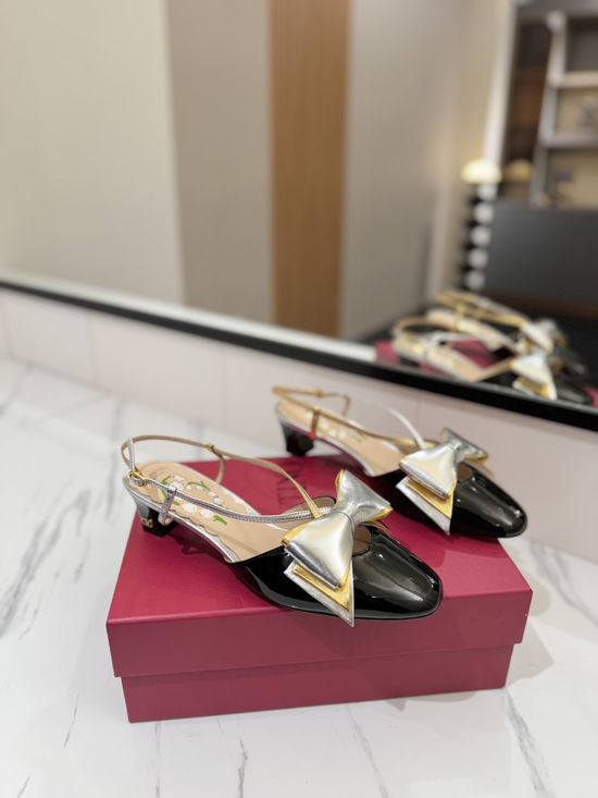 Valentino Bow Leather Open Toe Flat Sandals