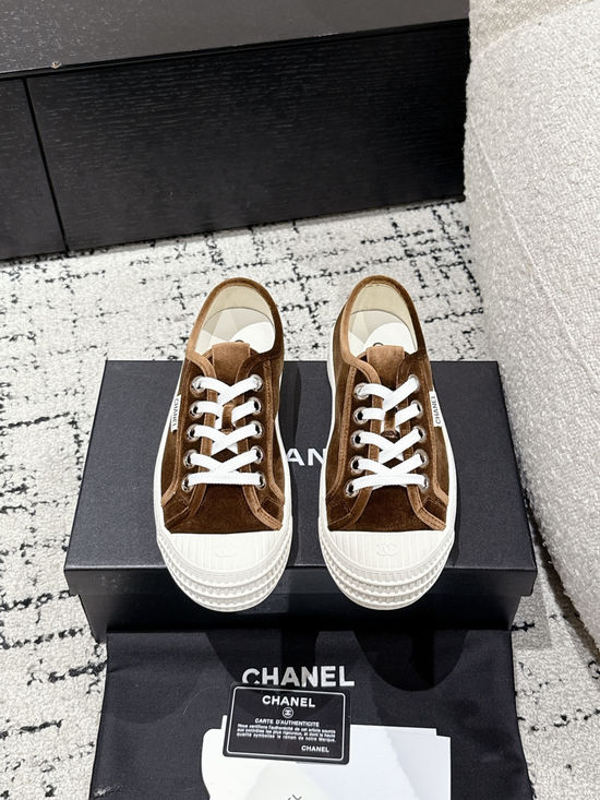 Chanel Retro Casual Color Block Comfort Sneakers