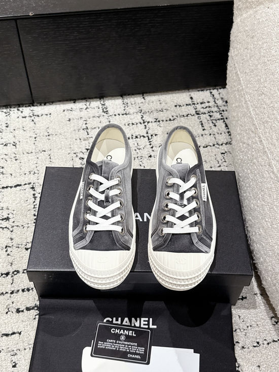 Chanel Retro Casual Color Block Comfort Sneakers