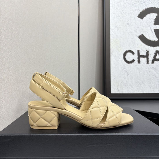Manolo Blahnik Soft Leather Slip-On Sandals Casual Daily Footwear