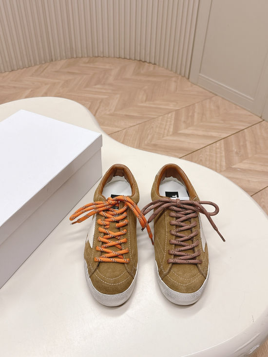 Golden Goose Vintage Style Distressed Casual Daily Trainers