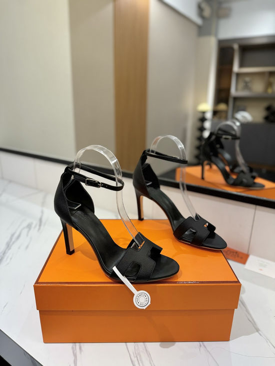 Hermes Elegant Palm Grain Leather High Heel Dress Shoes