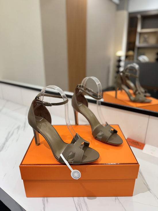 Hermes Elegant Palm Grain Leather High Heel Dress Shoes