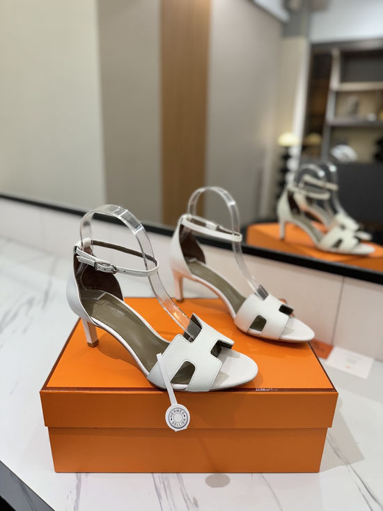 Hermes Elegant Palm Grain Leather Mid Heel Dress Shoes