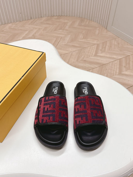 Fendi Wide Strap Non-slip Comfortable Casual Beach Slide Sandals