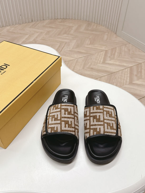 Fendi Wide Strap Non-slip Comfortable Casual Beach Slide Sandals