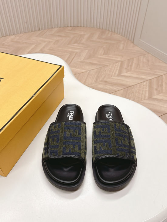 Fendi Wide Strap Non-slip Comfortable Casual Beach Slide Sandals