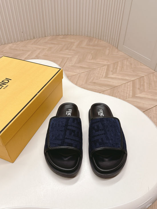 Fendi Wide Strap Non-slip Comfortable Casual Beach Slide Sandals