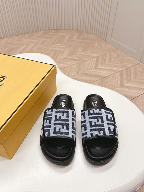Fendi Wide Strap Non-slip Comfortable Casual Beach Slide Sandals