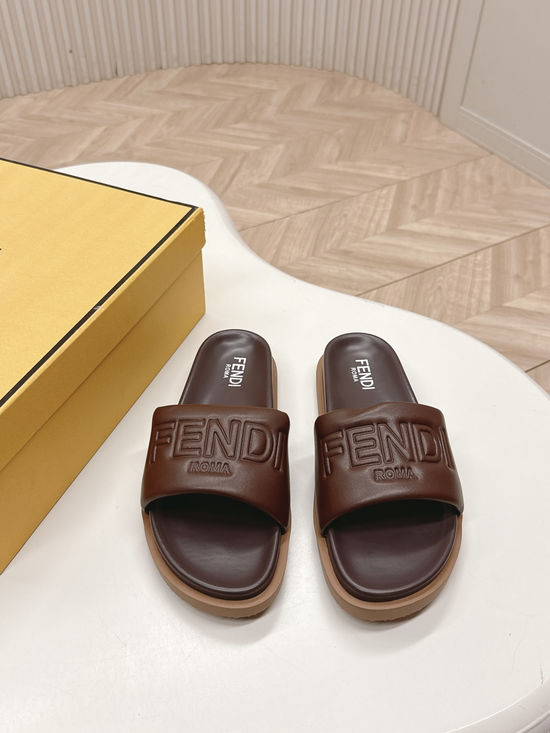 Fendi Wide Strap Non-slip Comfortable Casual Beach Slide Sandals