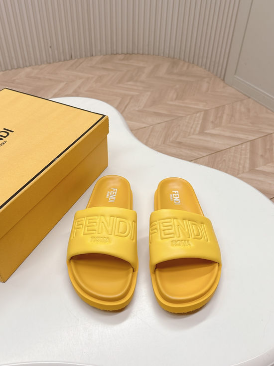Fendi Wide Strap Non-slip Comfortable Casual Beach Slide Sandals