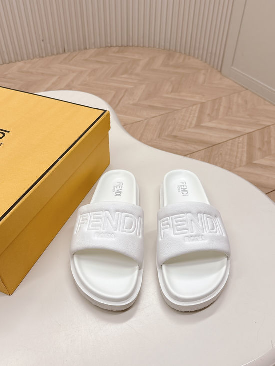 Fendi Wide Strap Non-slip Comfortable Casual Beach Slide Sandals