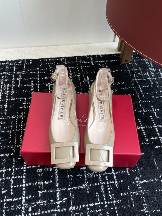 Roger Viver Classic Buckle Decor Low Heel Leather Dress Shoes