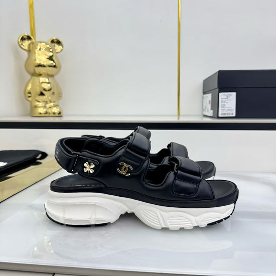 Chanel Soft Leather Upper Comfortable Casual Beach Slides