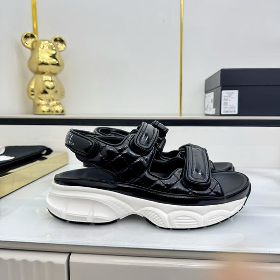 Chanel Soft Leather Upper Comfortable Casual Beach Slides