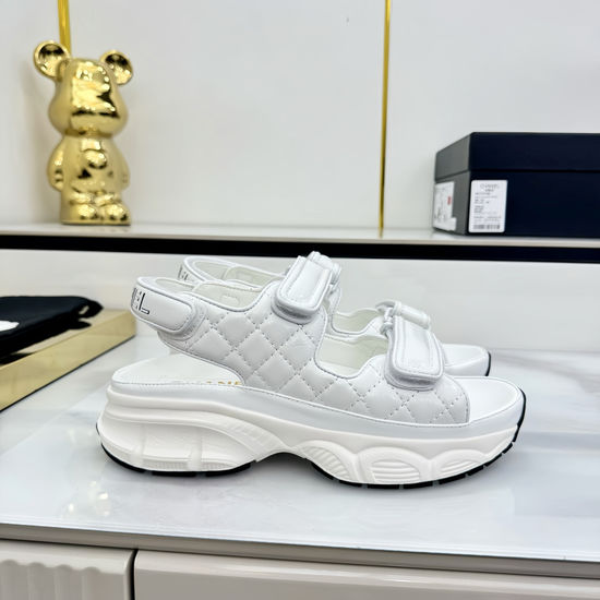 Chanel Soft Leather Upper Comfortable Casual Beach Slides