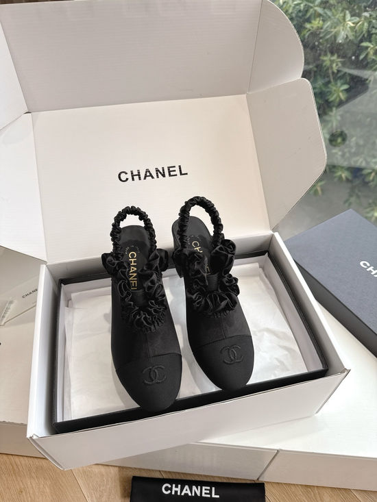 Chanel Comfortable Leather Slingback Flats For Daily Wear