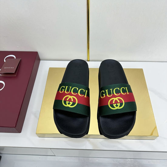 Gucci Embossed Logo Slide Sandals Waterproof Non-slip Casual Slippers