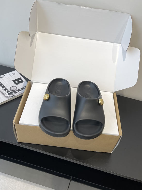 Loewe Durable Casual Slide Sandals With Decorative Metal Buckle
