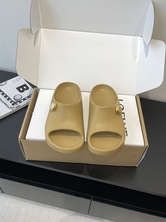 Loewe Durable Casual Slide Sandals With Decorative Metal Buckle