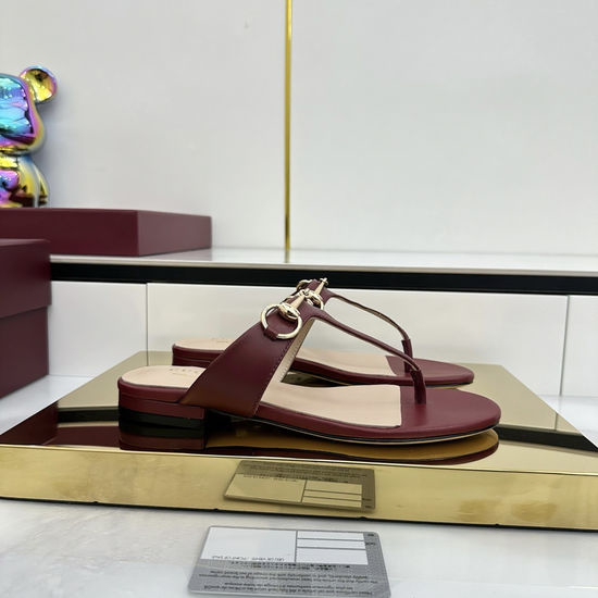 Gucci Classic Buckle Genuine Leather Flip Flop Sandals
