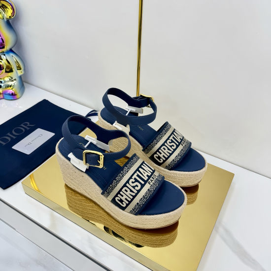 Christian Dior Minimalist Comfortable Platform Sandals With Quality Details