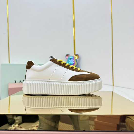 Miu Miu Vintage Distressed Soft Leather Casual White Shoes