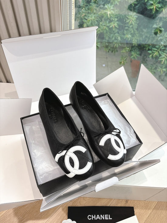 Chanel Strap Leather Loafers Soft Comfortable Elegant Daily Footwear