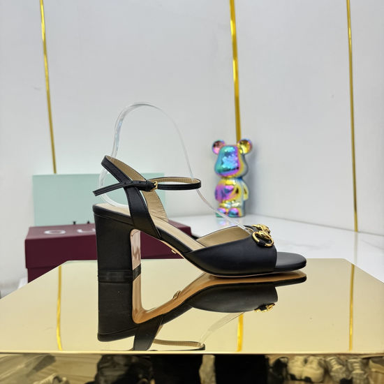 Gucci Mid Block Heel Peep Toe Sandals With Buckle