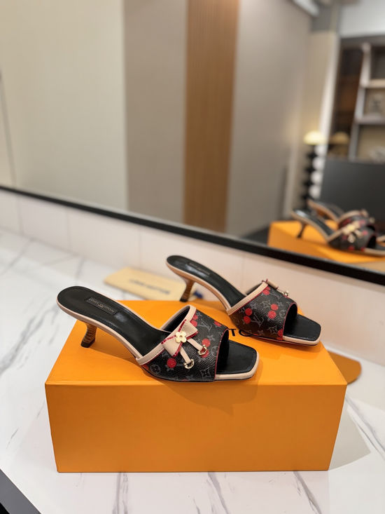 Louis Vuitton Elegant Open-Toe Sandals with Premium Materials and Custom Heel