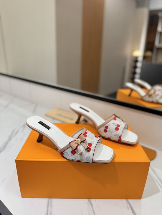 Louis Vuitton Elegant Open-Toe Sandals with Premium Materials and Custom Heel