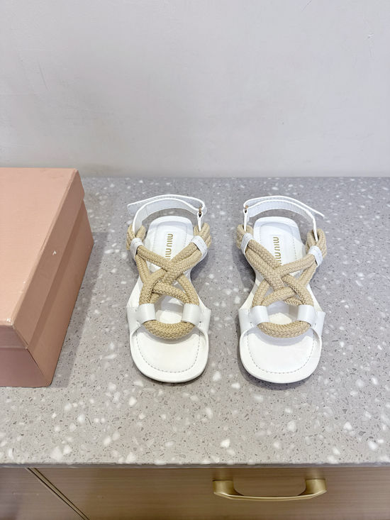 Miu Miu Comfortable Leather Flat Sandals Casual Daily Wear