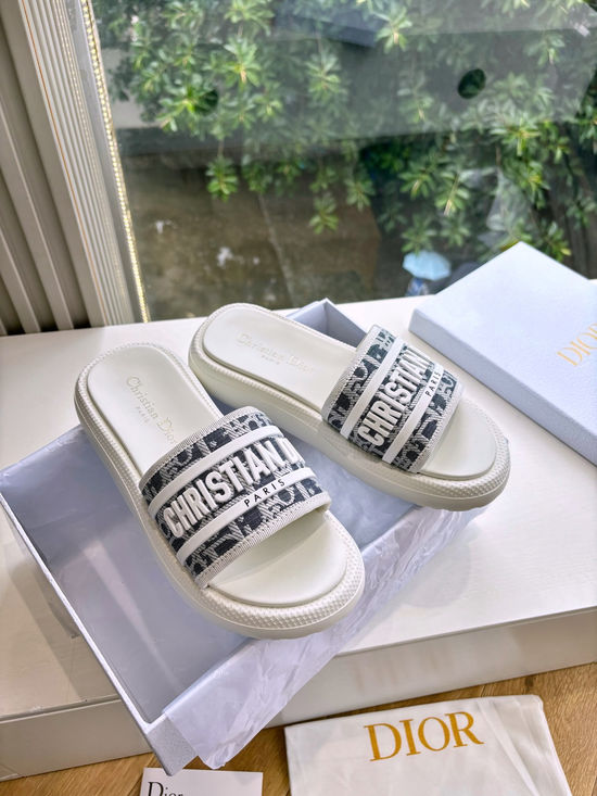 Christian Dior Elegant Loafers with Decorative Buckle All-match Casual Shoes