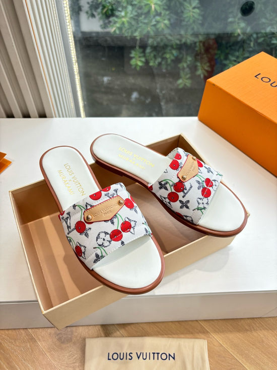 Louis Vuitton Premium Comfortable Flat Slides Elegant Casual Daily Slippers